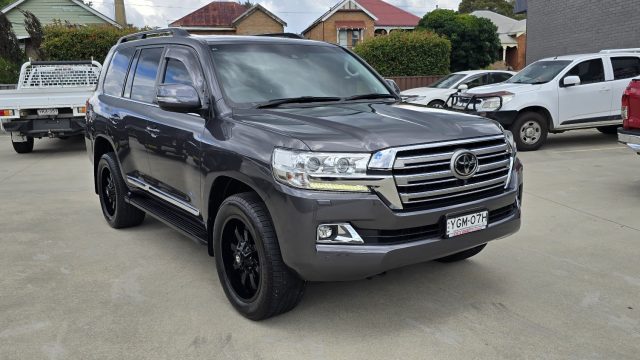 2016 Toyota LandCruiser - Image 3