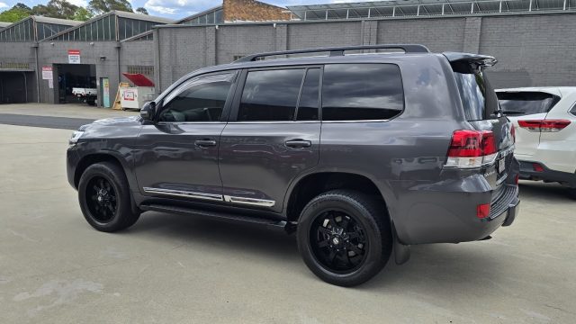 2016 Toyota LandCruiser - Image 7