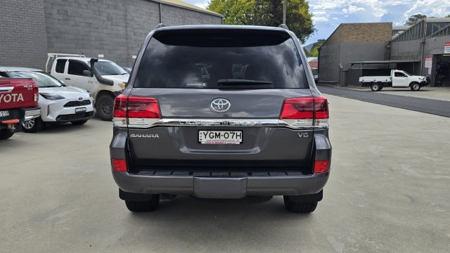 2016 Toyota LandCruiser - Image 9