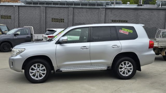 2014 Toyota LandCruiser - Image 9