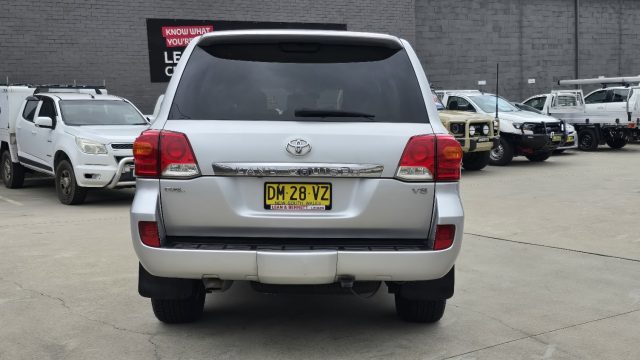 2014 Toyota LandCruiser - Image 11