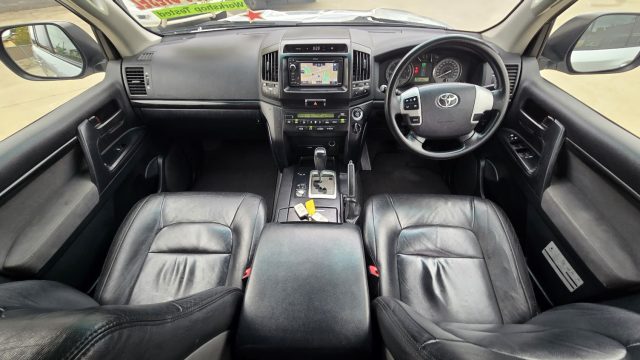 2014 Toyota LandCruiser - Image 14