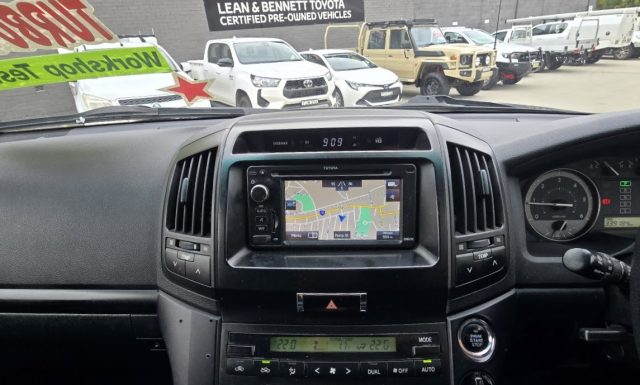 2014 Toyota LandCruiser - Image 24