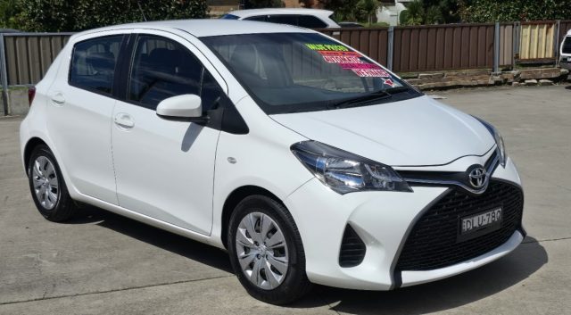 2015 Toyota Yaris - Image 2