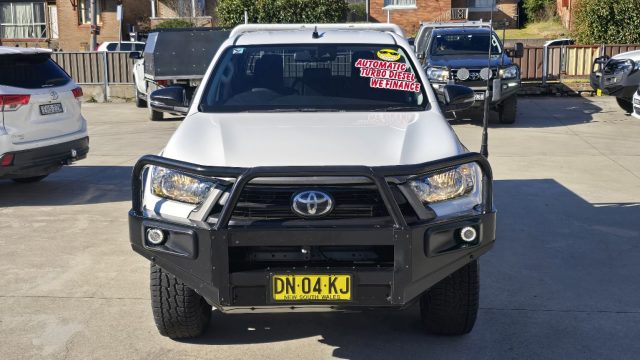 2020 Toyota Hilux - Image 4