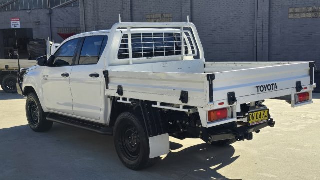2020 Toyota Hilux - Image 8