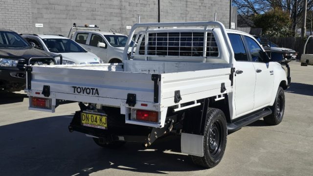2020 Toyota Hilux - Image 10