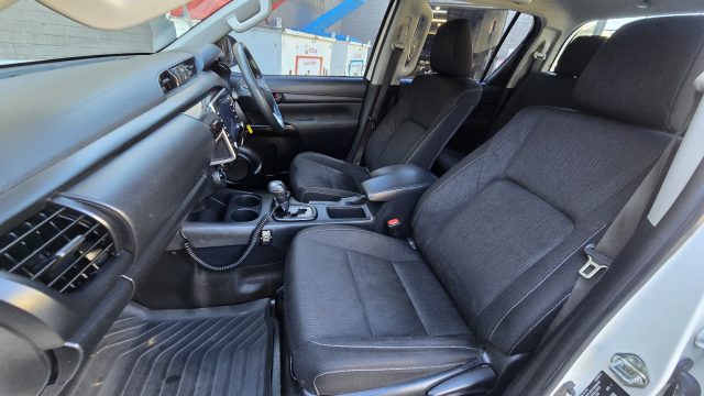 2020 Toyota Hilux - Image 13