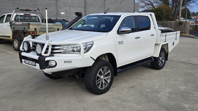 2017 Toyota Hilux - Image 4