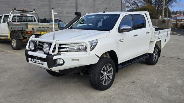 2017 Toyota Hilux - Image 5