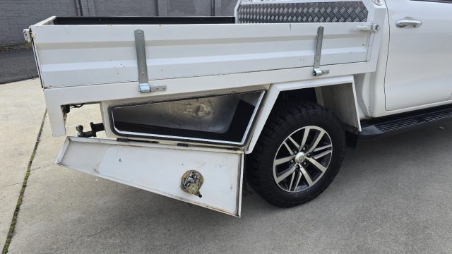 2017 Toyota Hilux - Image 16