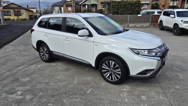 2019 MITSUBISHI OUTLANDER - Image 5