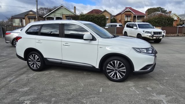 2019 MITSUBISHI OUTLANDER - Image 6