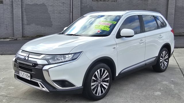 2019 MITSUBISHI OUTLANDER - Image 8