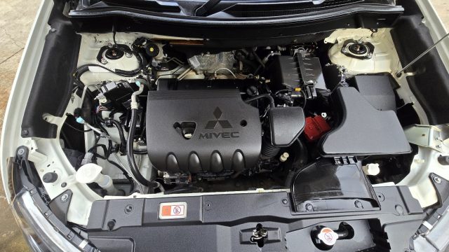 2019 MITSUBISHI OUTLANDER - Image 18