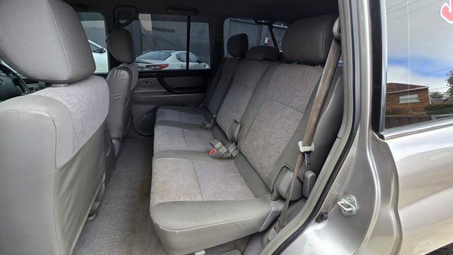 2005 Toyota LandCruiser - Image 16