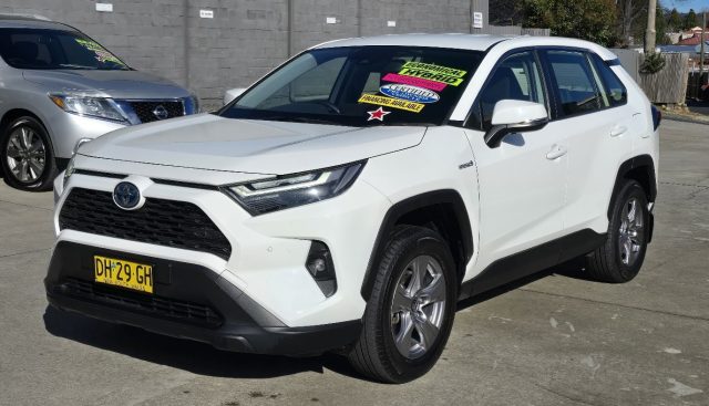 2023 Toyota Rav4 Hybrid - Image 3