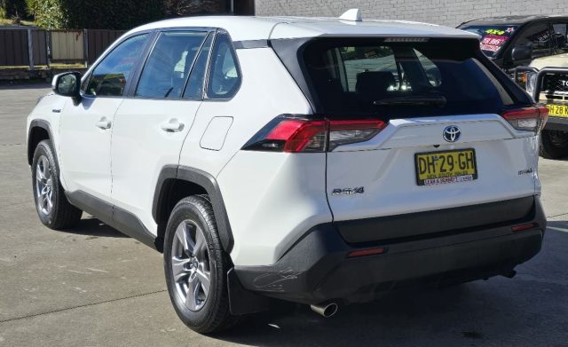 2023 Toyota Rav4 Hybrid - Image 9