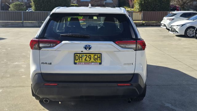 2023 Toyota Rav4 Hybrid - Image 10