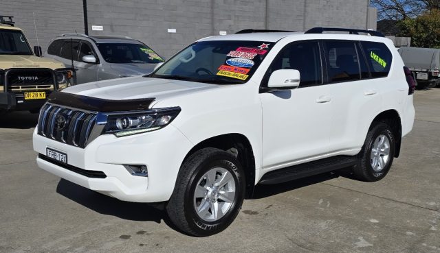 2023 Toyota Prado - Image 4