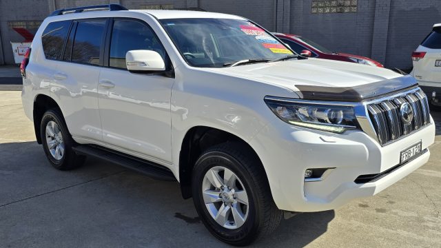 2023 Toyota Prado - Image 9