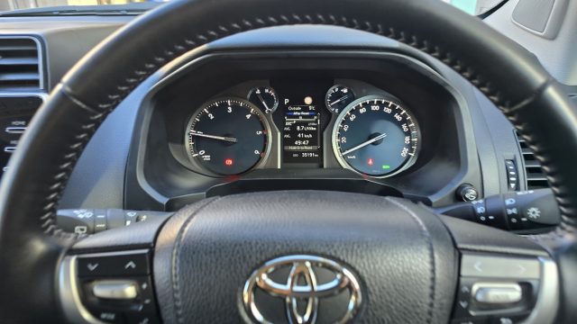 2023 Toyota Prado - Image 19