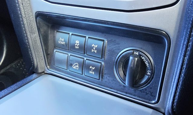 2023 Toyota Prado - Image 23