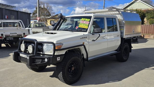 2018 Toyota LandCruiser Military - Image 5