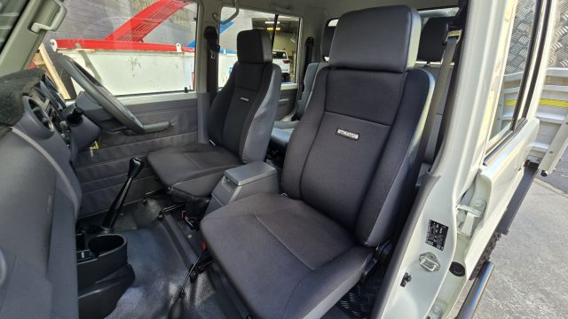 2018 Toyota LandCruiser Military - Image 11