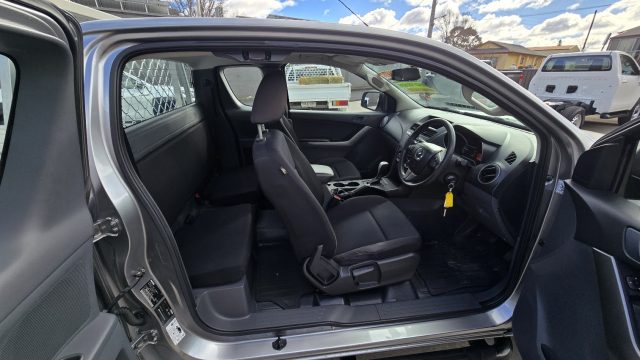 2016 MAZDA BT-50 - Image 16
