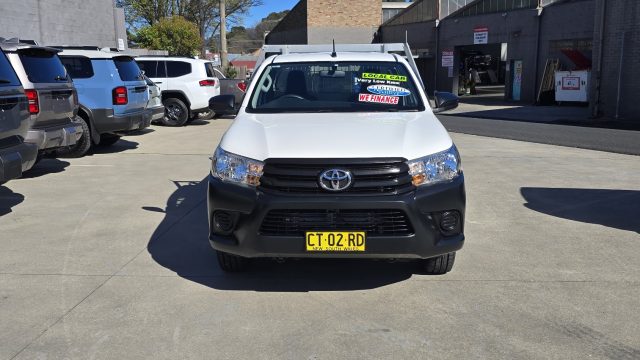 2019 Toyota Hilux - Image 5