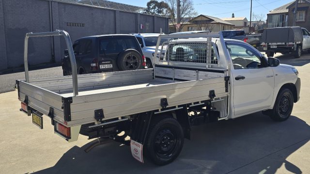2019 Toyota Hilux - Image 8