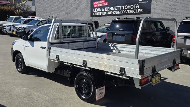 2019 Toyota Hilux - Image 2