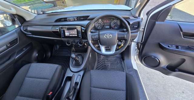 2019 Toyota Hilux - Image 11