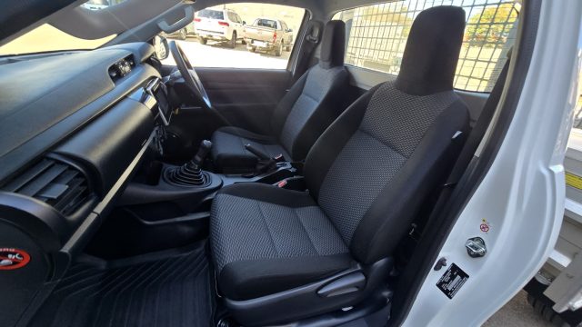 2019 Toyota Hilux - Image 13