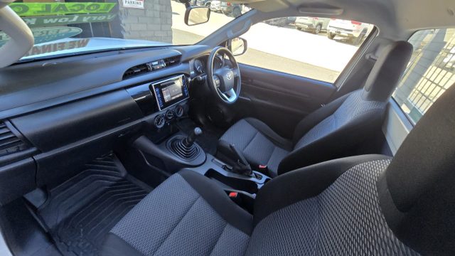 2019 Toyota Hilux - Image 14