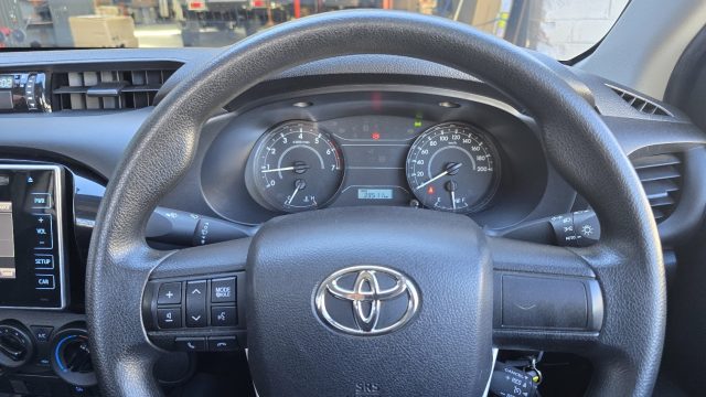 2019 Toyota Hilux - Image 18