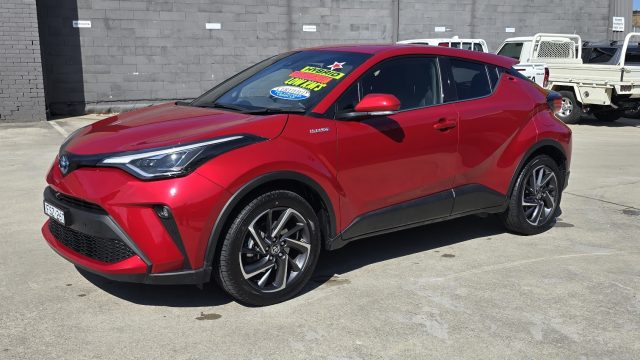 2020 Toyota C-HR Hybrid - Image 6