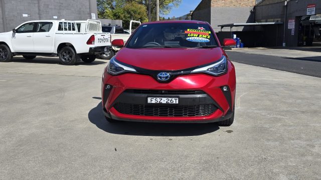 2020 Toyota C-HR Hybrid - Image 9