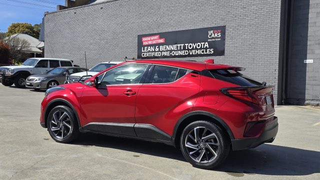 2020 Toyota C-HR Hybrid - Image 2