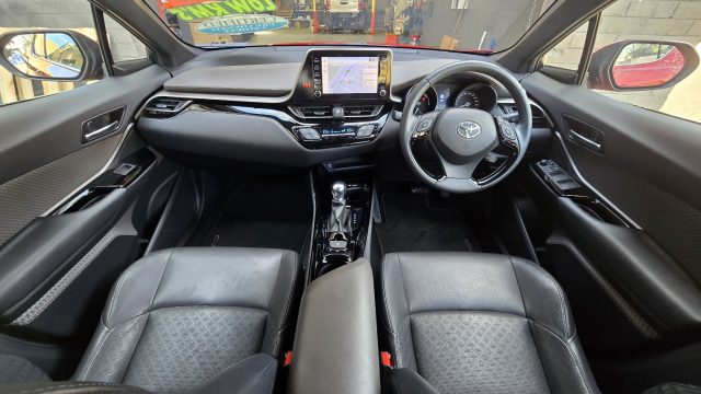 2020 Toyota C-HR Hybrid - Image 3