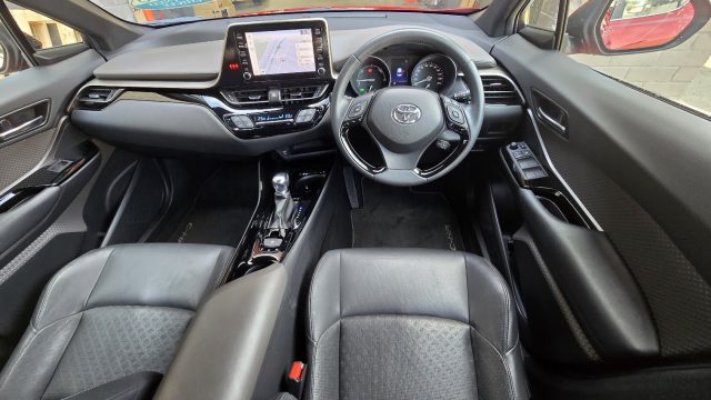 2020 Toyota C-HR Hybrid - Image 16