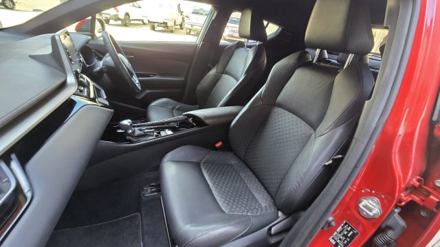 2020 Toyota C-HR Hybrid - Image 18