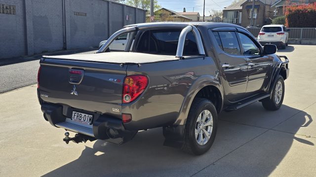 2013 MITSUBISHI TRITON - Image 8
