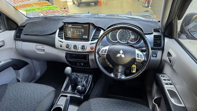 2013 MITSUBISHI TRITON - Image 11