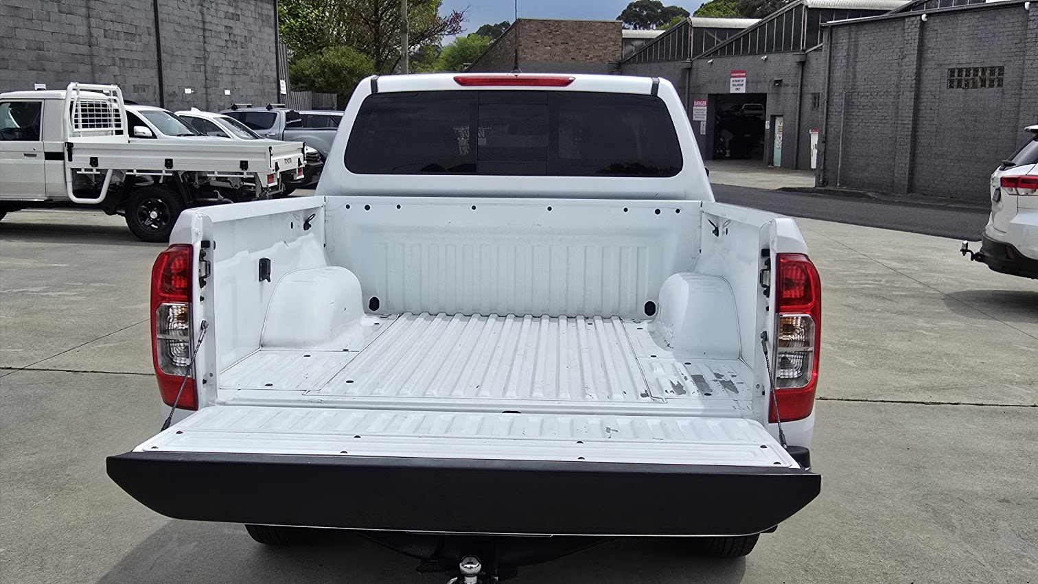 NISSAN NAVARA - Image 13