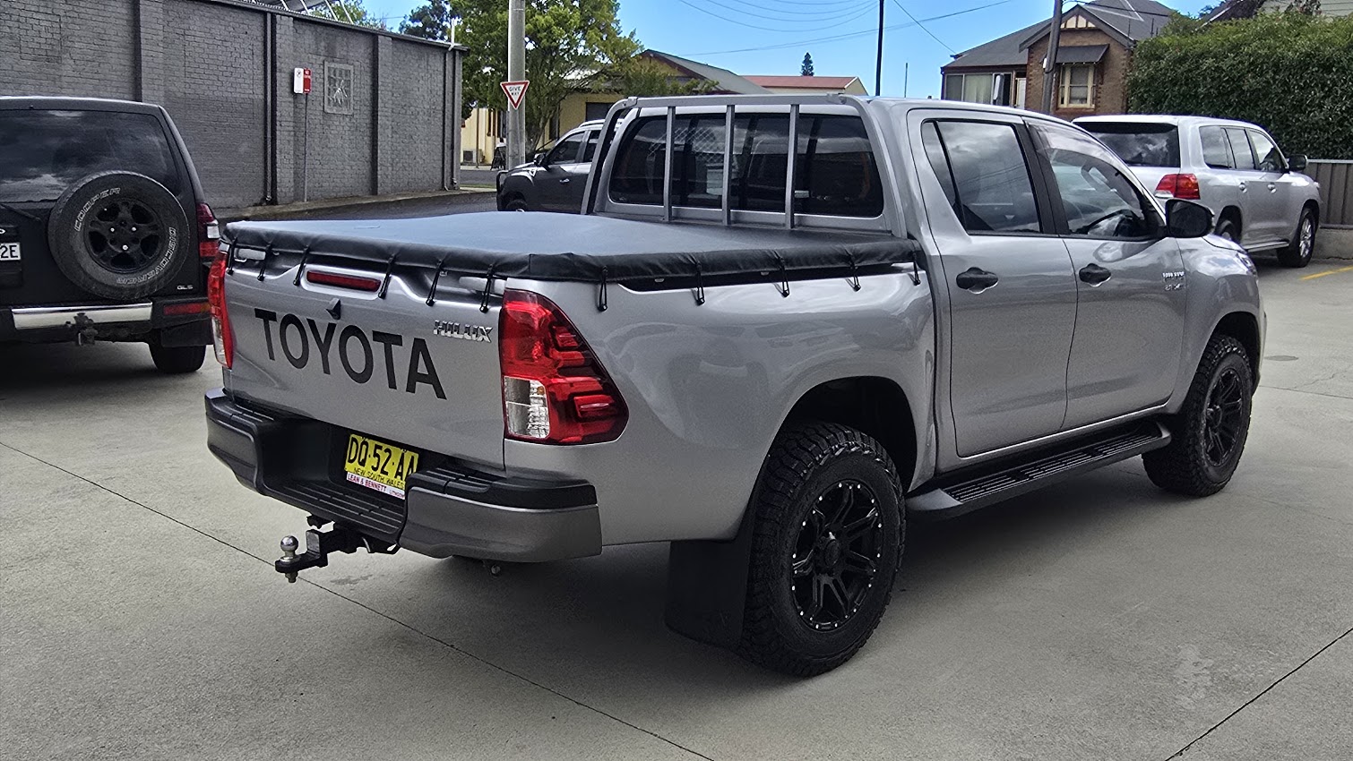 2020 Toyota Hilux - Image 14