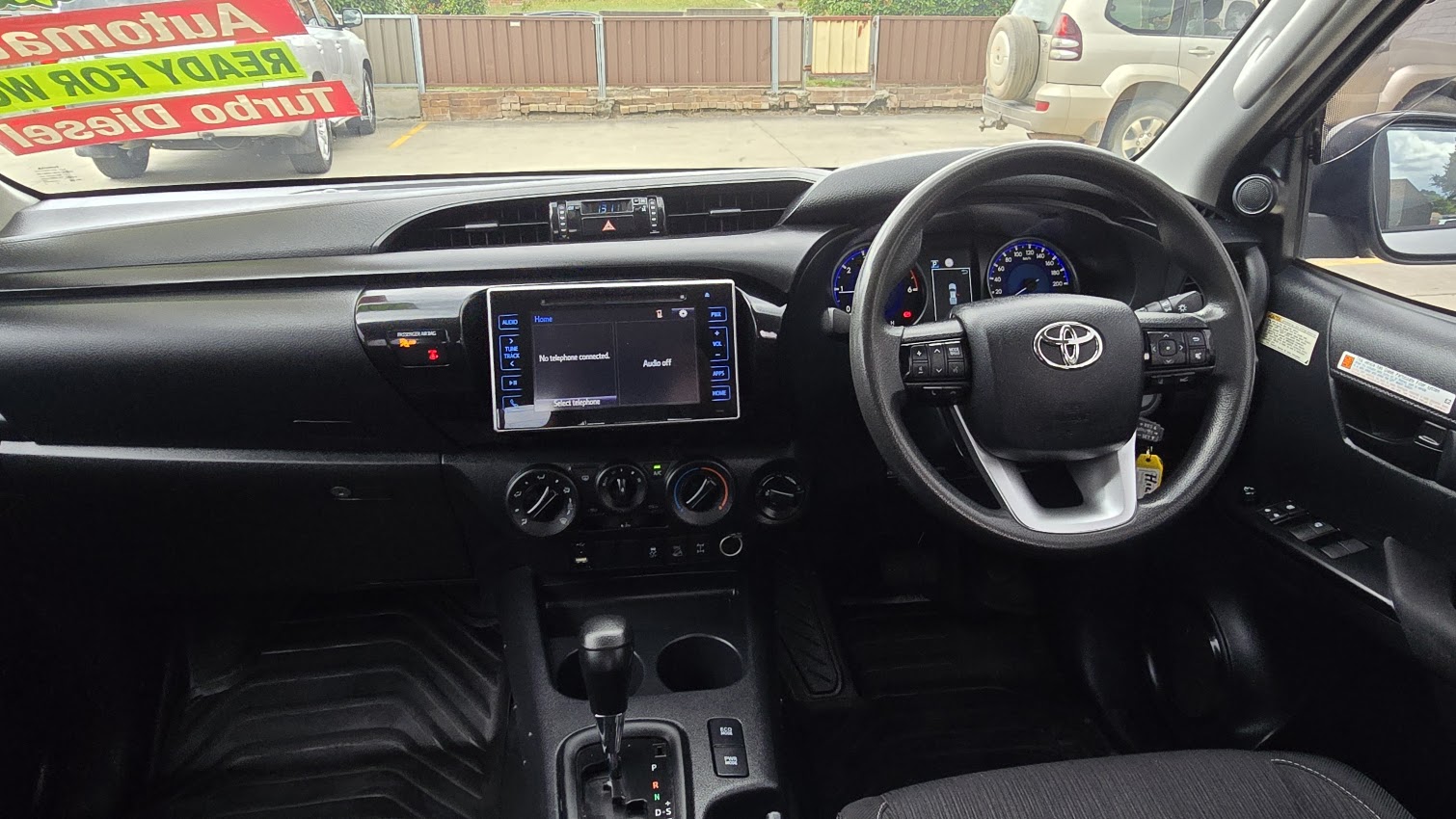 2020 Toyota Hilux - Image 15