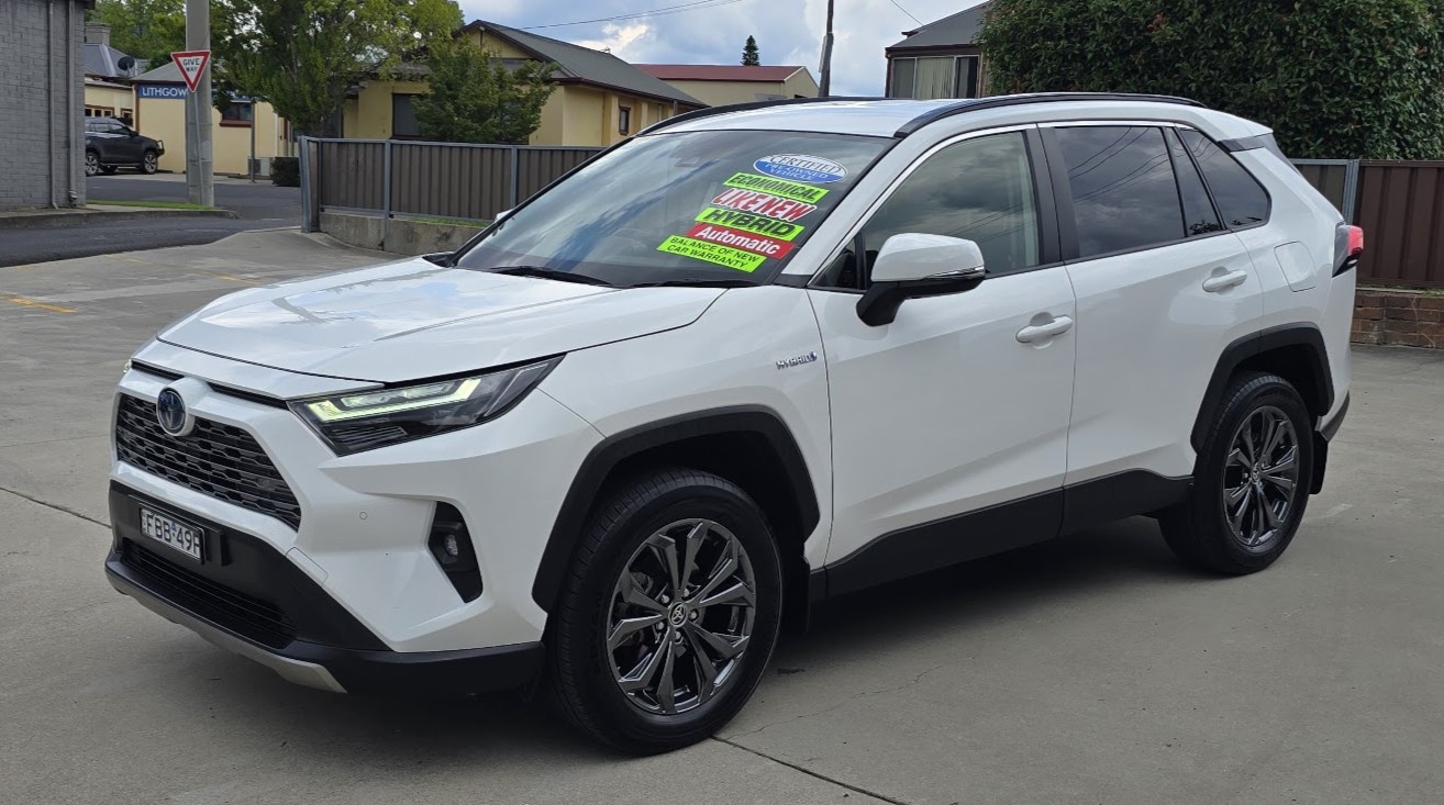 2023 Toyota Rav4 Hybrid - Image 9