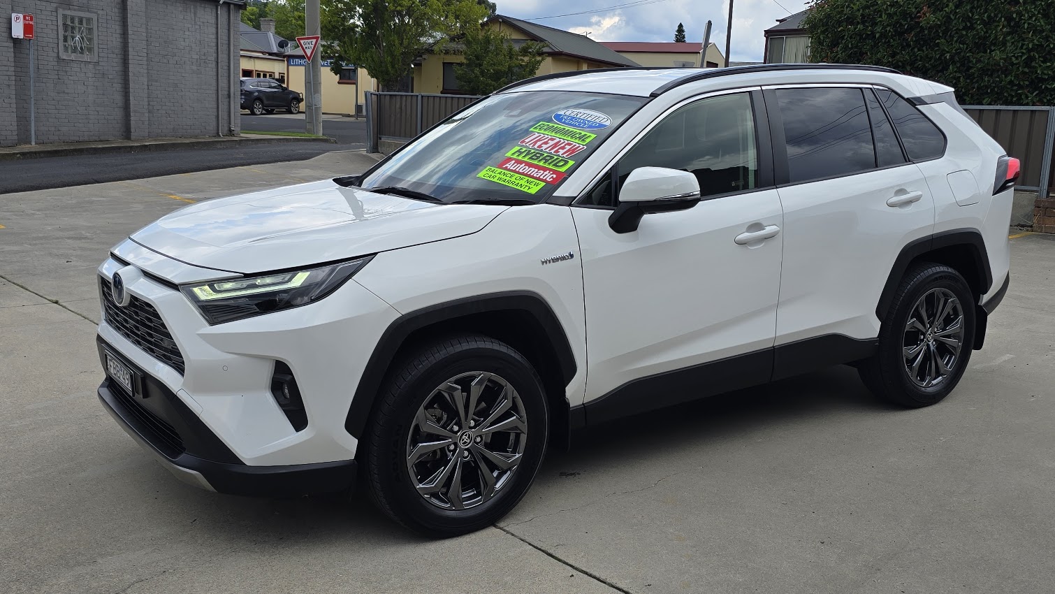 2023 Toyota Rav4 Hybrid - Image 10